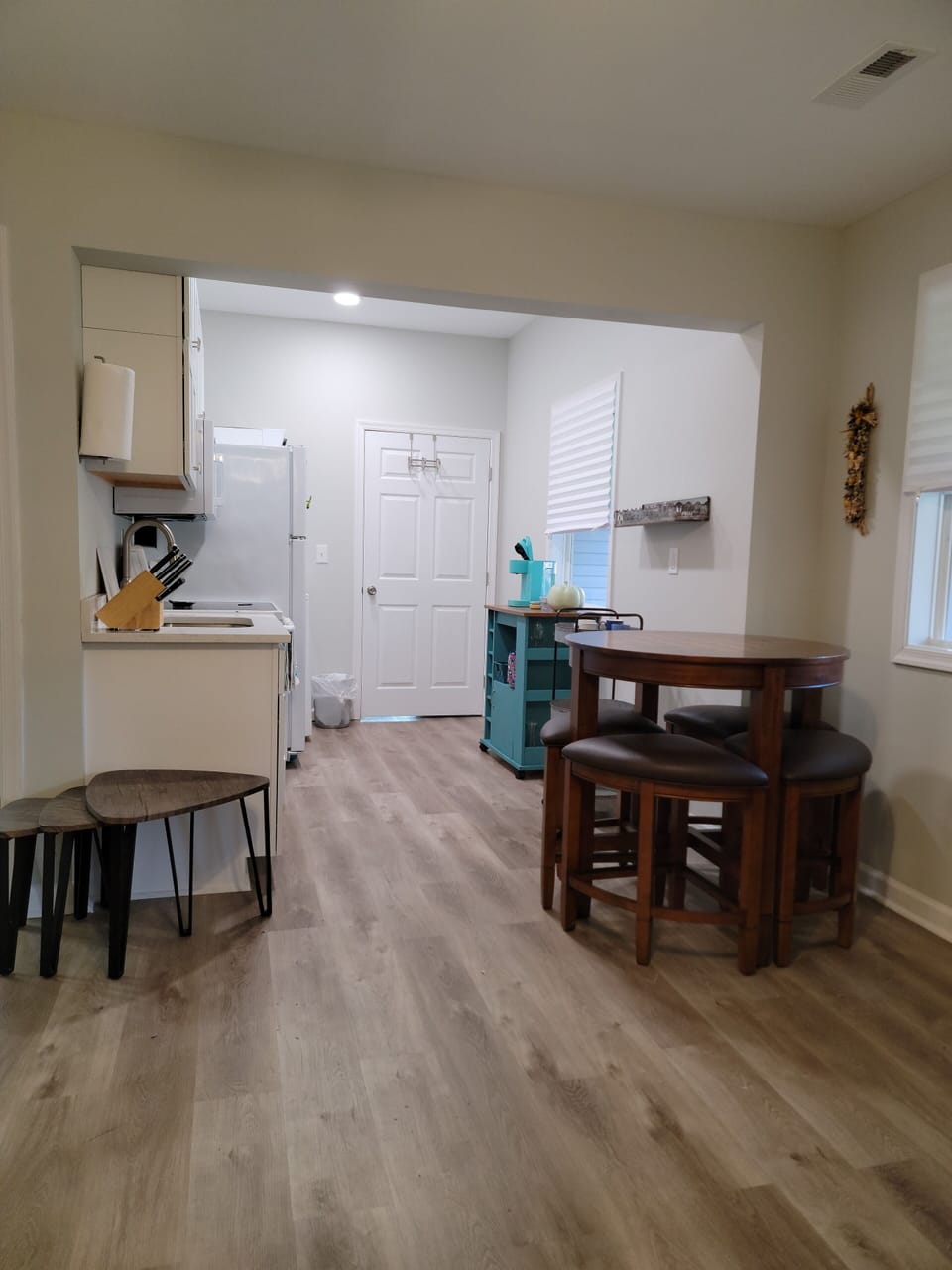 Kitchen view from living room 
