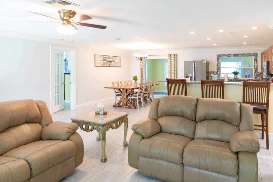 Living Room, Dinning Room, Kitchen 