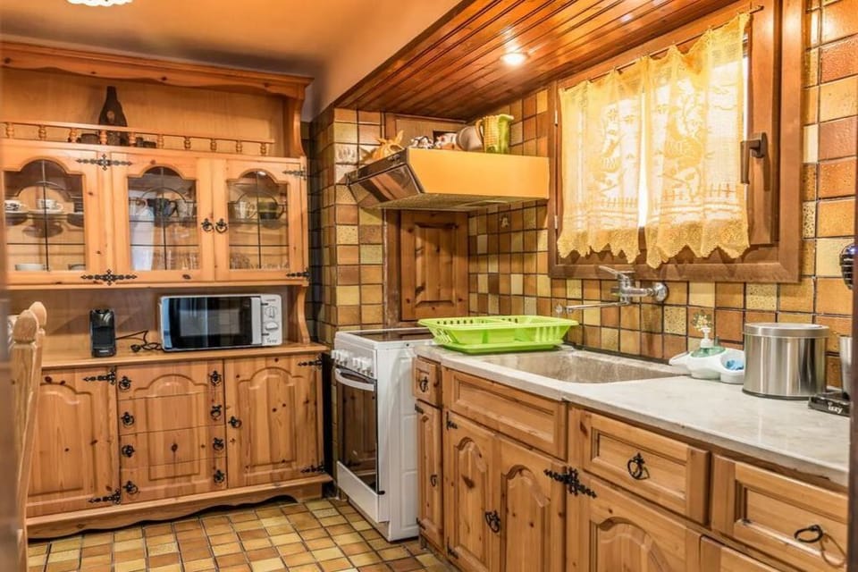 the ground floor kitchen 