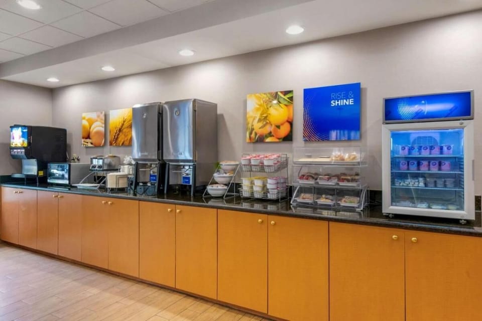 Breakfast area.