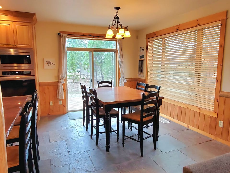 Casual Eating Area