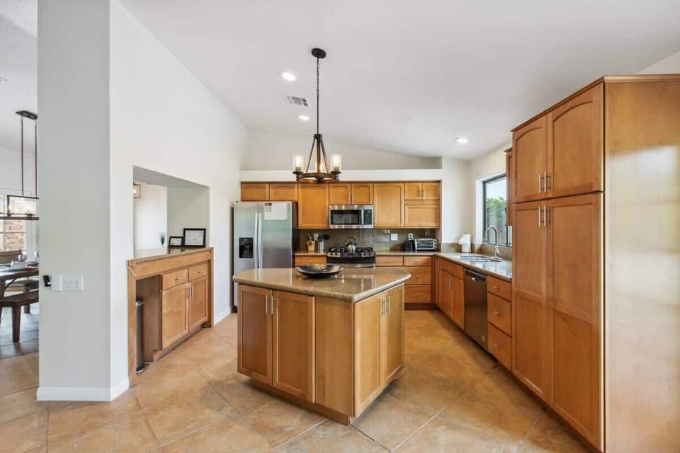 Fully Loaded Kitchen