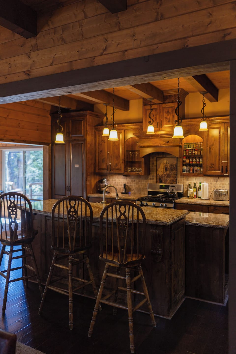 Plenty of room for the whole family to gather. 