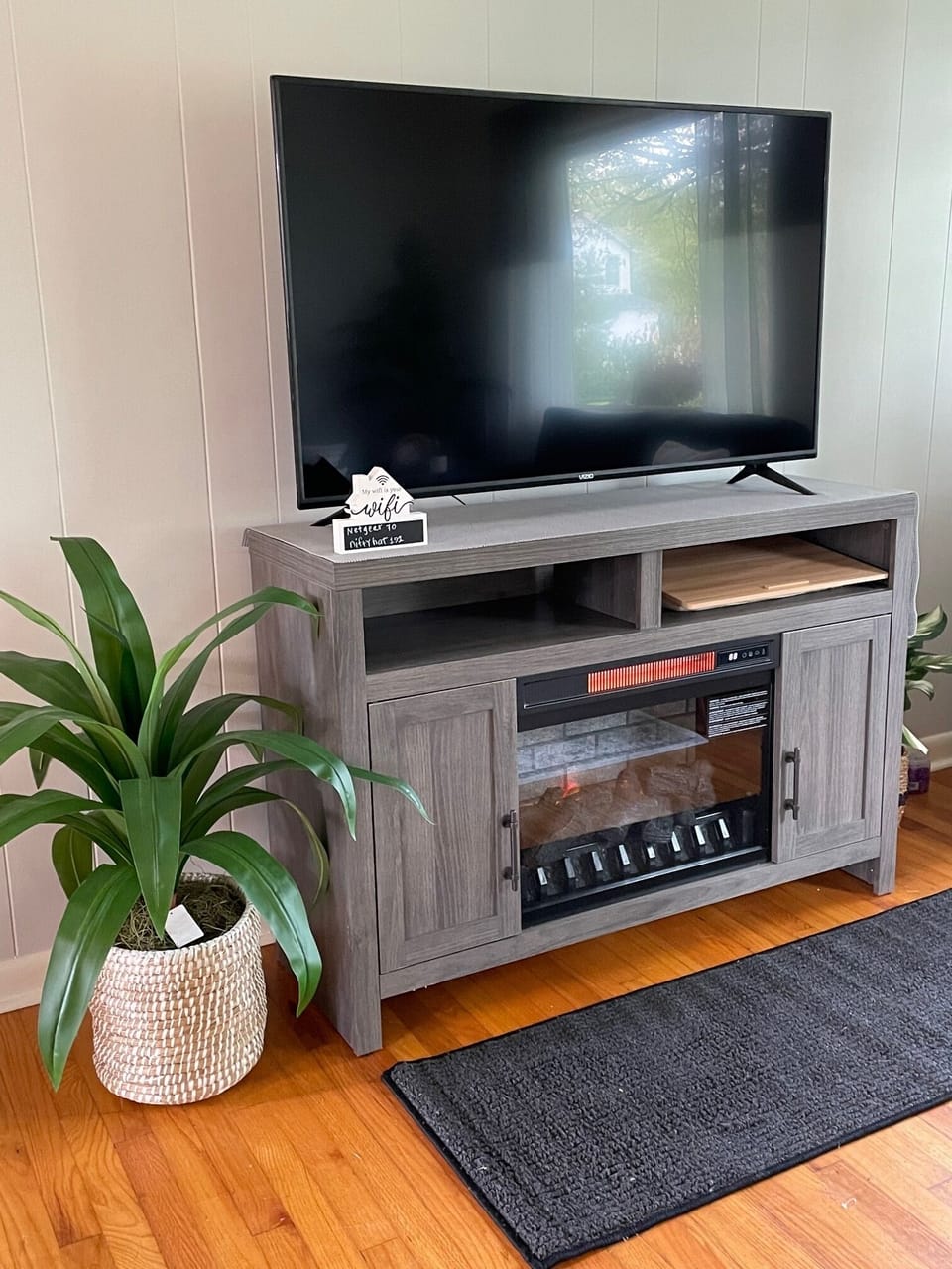 Smart TV, electric fireplace, games. (Guests use their own streaming services)