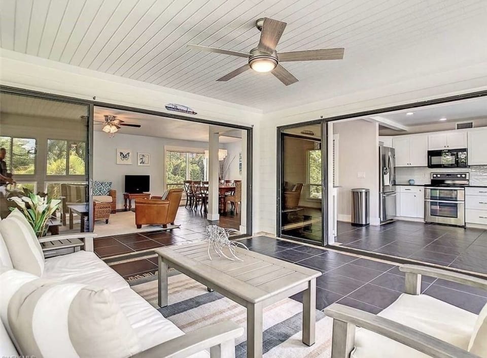 Enjoy lanai living in this enclosed sunny space