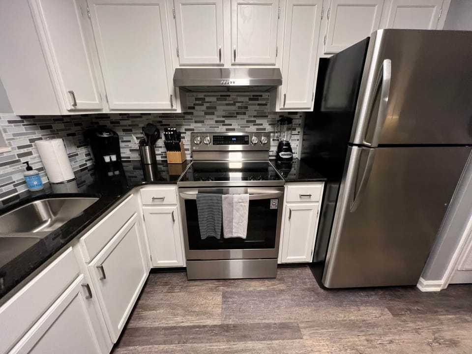 Granite countertops and stainless steel appliances!