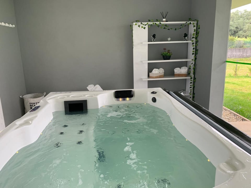 Indoor spa tub
