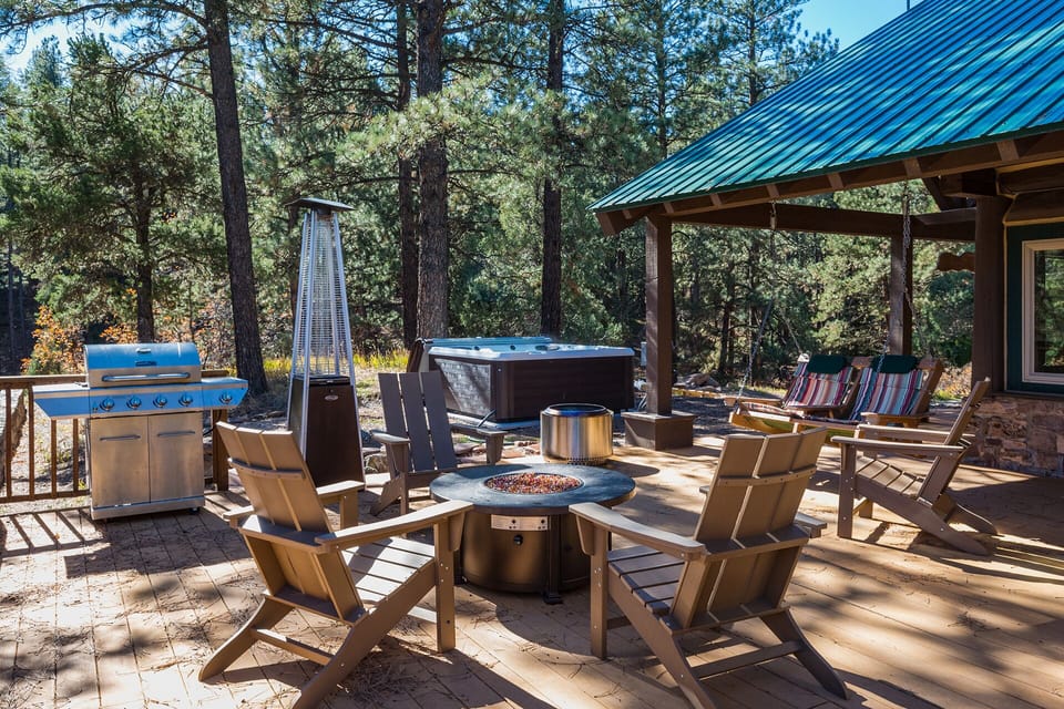 Private hot tub with awesome views, gas fire pit and space heater and tons of outdoor seating