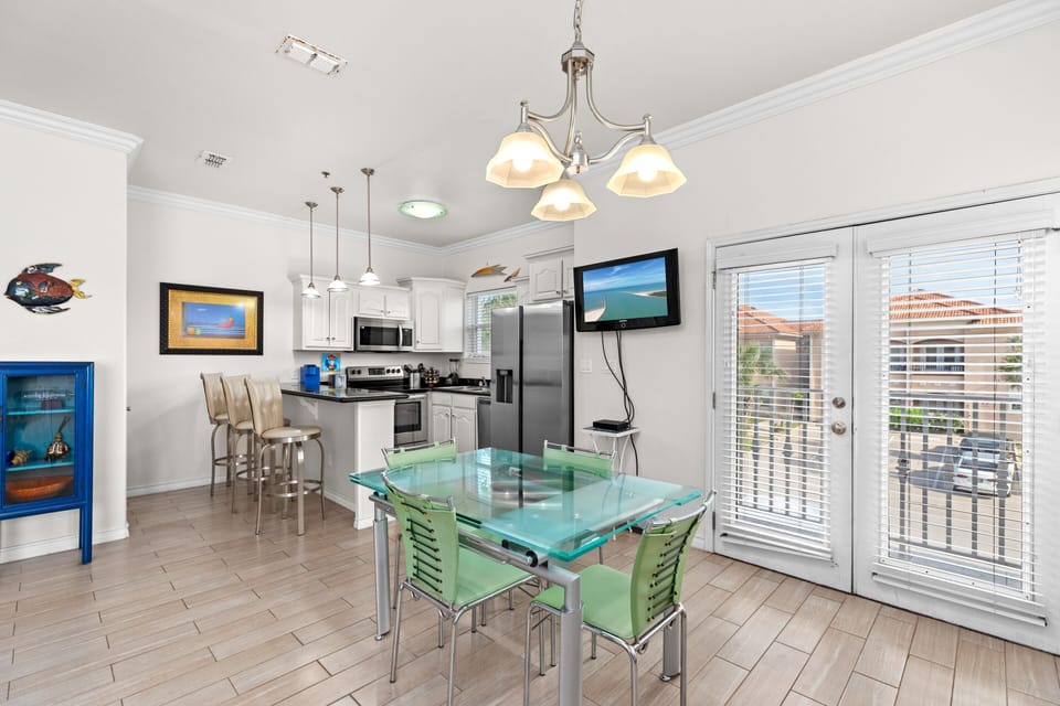 Dining Area/Kitchen