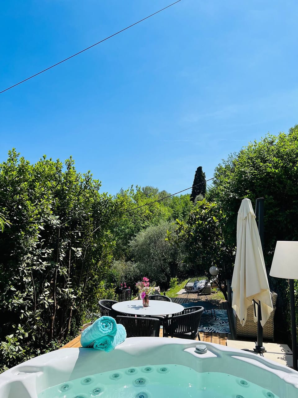 Private Hot Tube - Cottage Mimosa