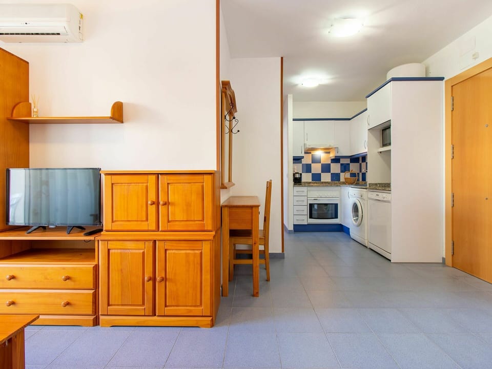 Cabinetry, Furniture, Building, Wood, Lighting, Shelving, Interior Design, Cupboard, Drawer, Flooring