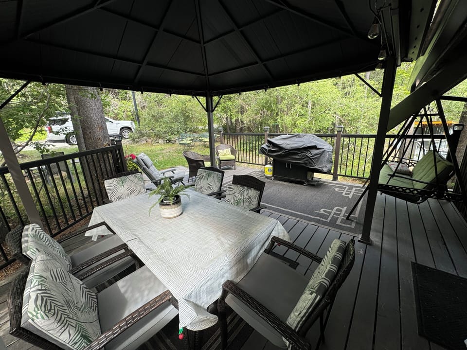 Large back deck - with partial covered canopy