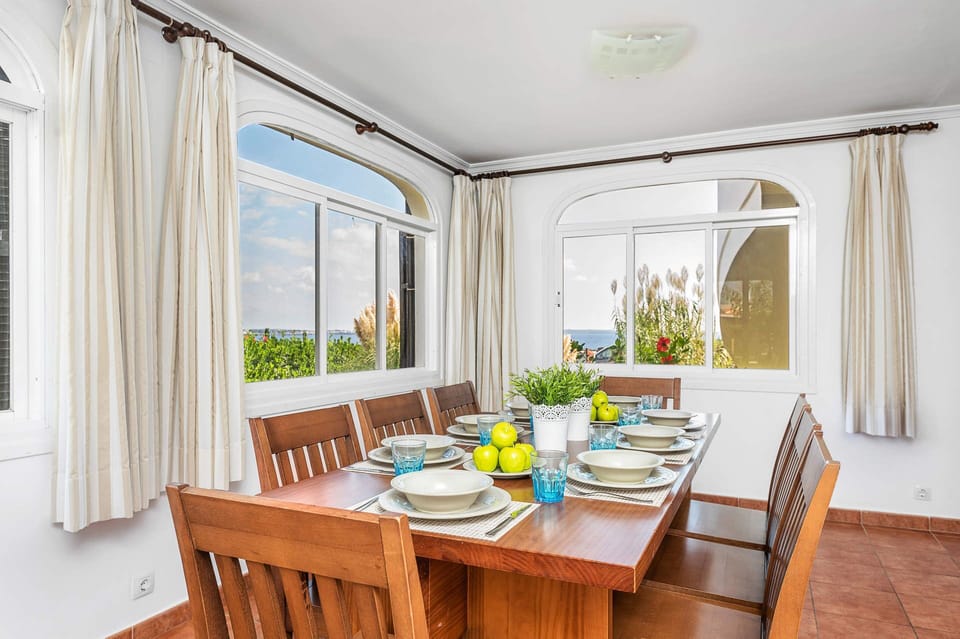 Villa Mercedes image