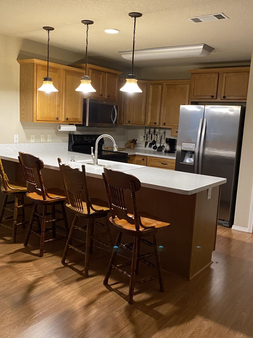 Kitchen w/bar