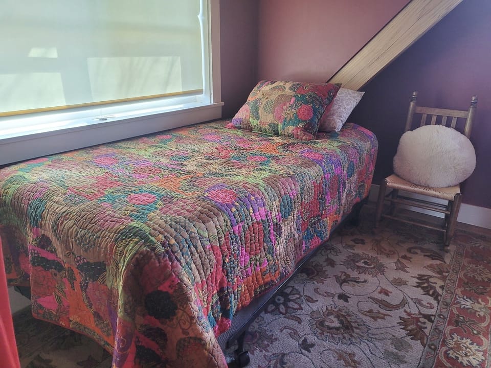 Looking toward the twin bedroom...