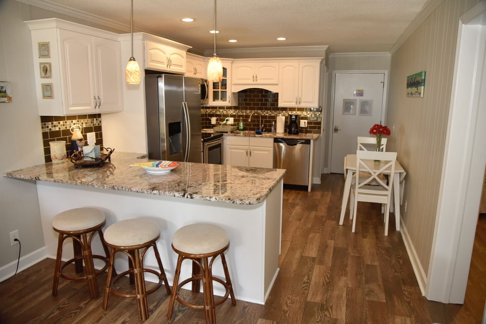 Full updated Kitchen with granite counter tops!