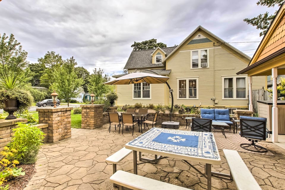 Sturgeon Bay Vacation Rental | 3BR | 2.5BA | 2,000 Sq Ft | Stairs Required