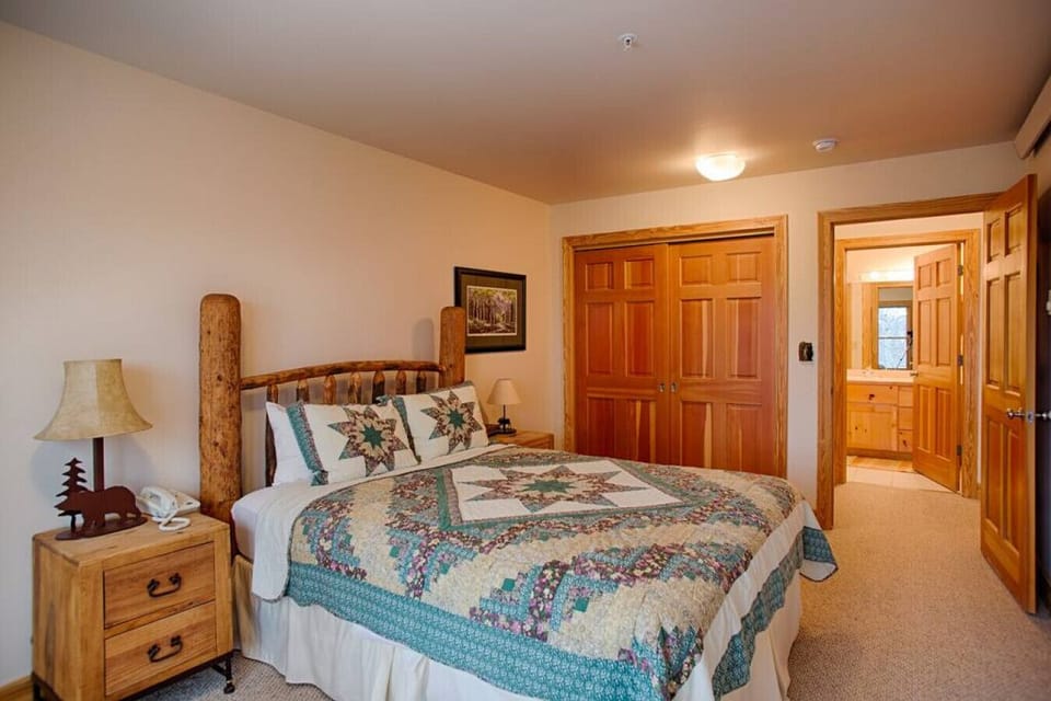 Master bedroom, queen bed.