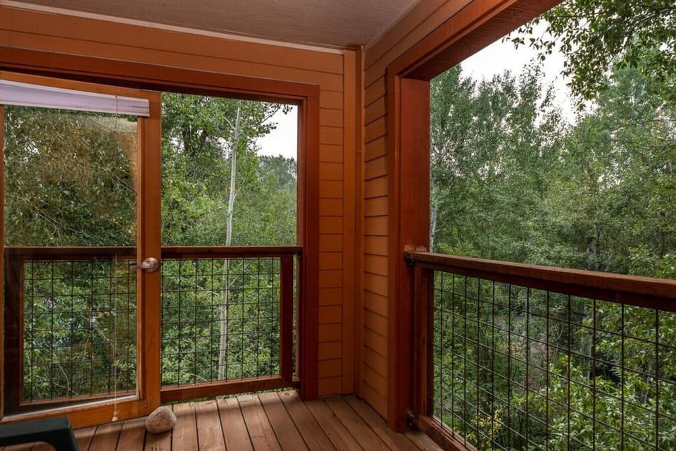 2nd Level Patio