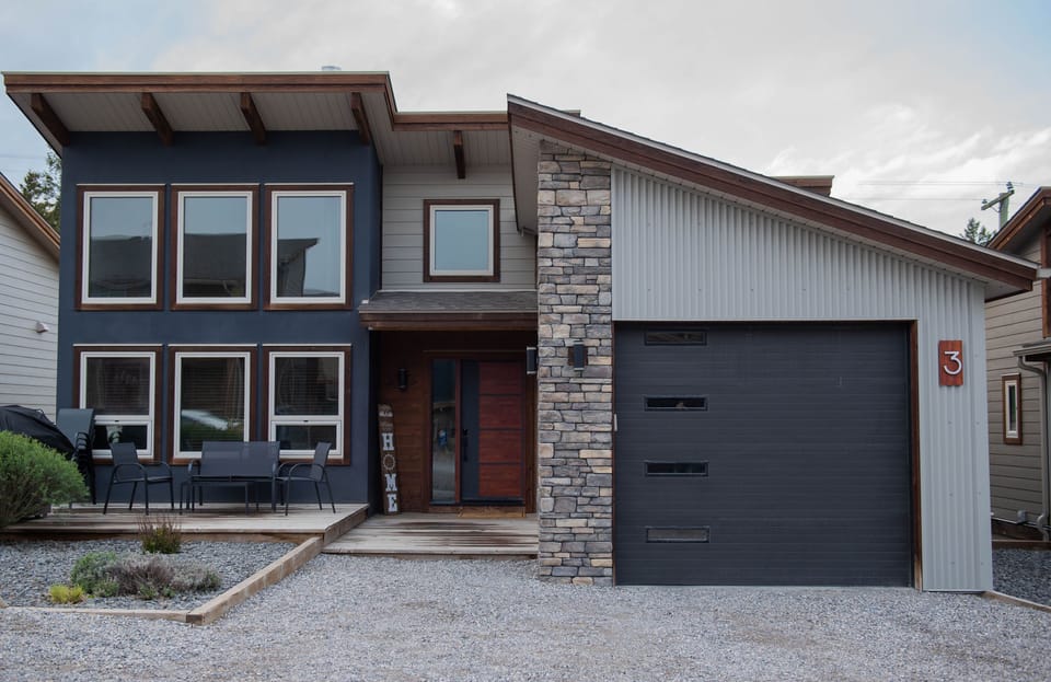 Welcome to the Rocky Mountain Hideaways!