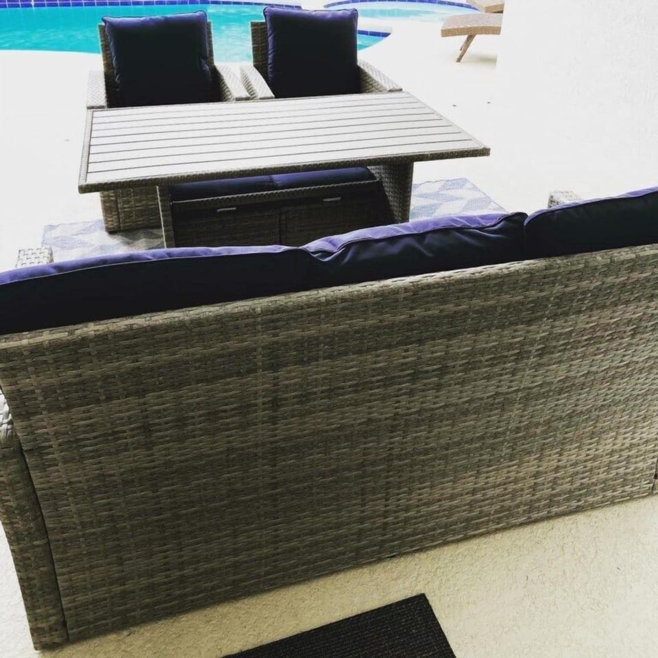 addpoolfurniture