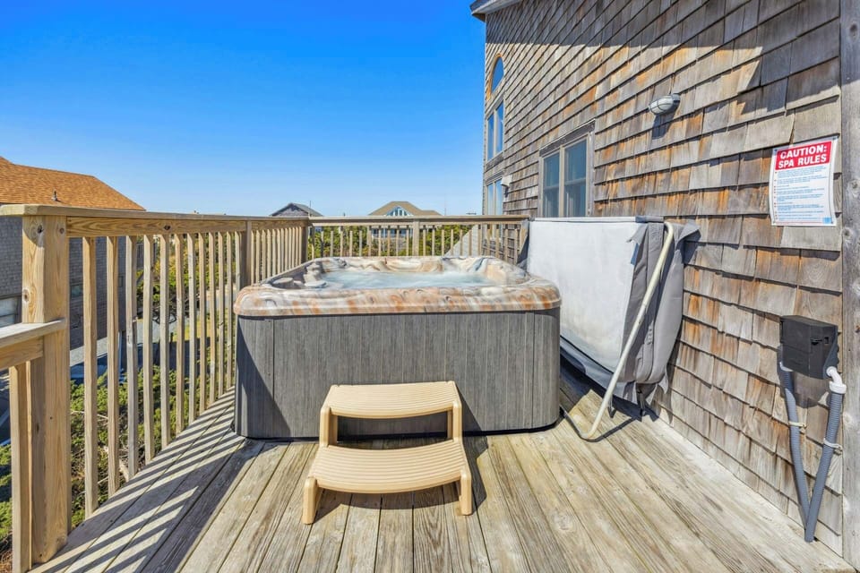 Surf or Sound Realty - 985 - Seashella - Hot Tub -1