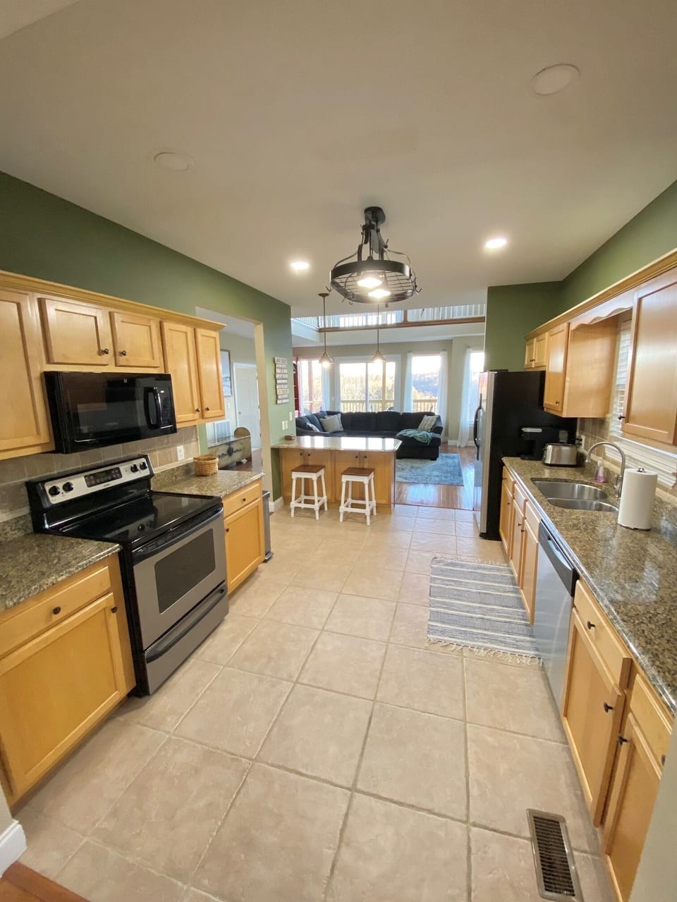 Large kitchen w/ 4 barstools and tons of utensils/pots & pans 