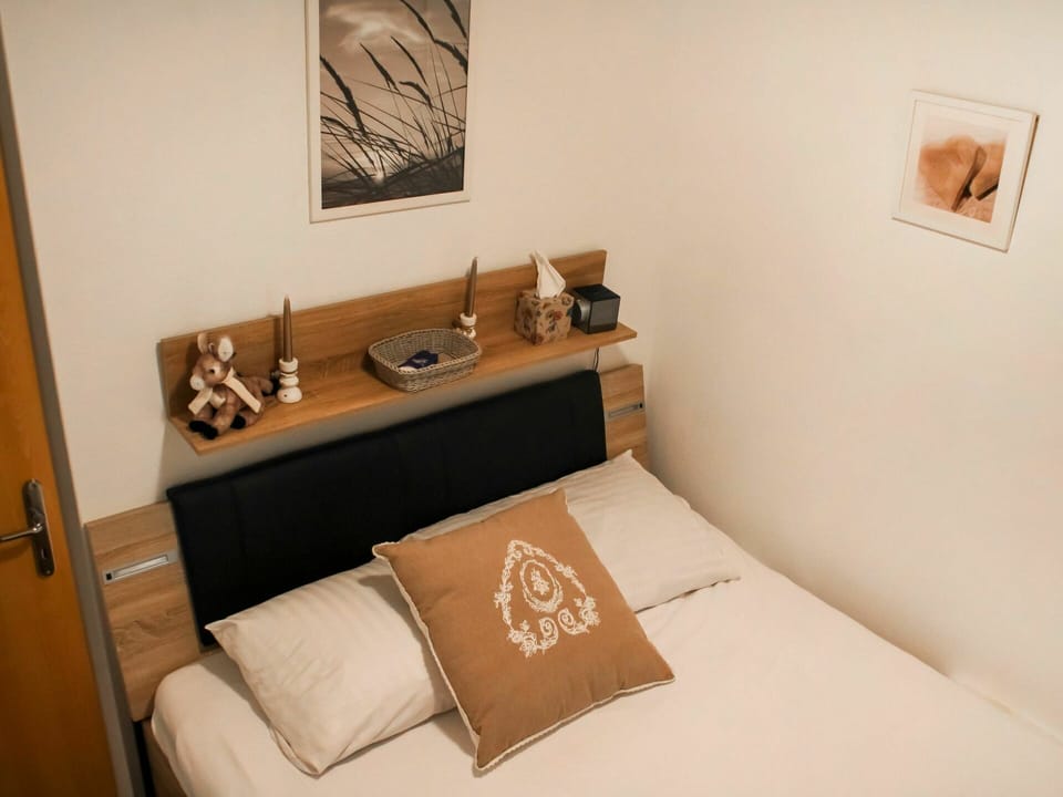 Brown, Picture Frame, Property, Furniture, Comfort, Interior Design, Wood, Table, Wall, Lamp