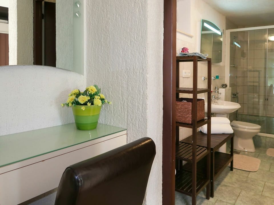 Furniture, Property, Plant, Flowerpot, Houseplant, Building, Window, Interior Design, Flower, Rectangle