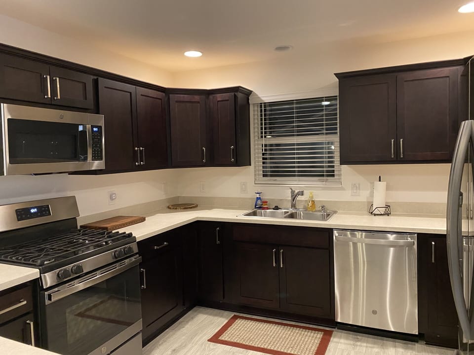 Kitchen Stove to Dishwasher
