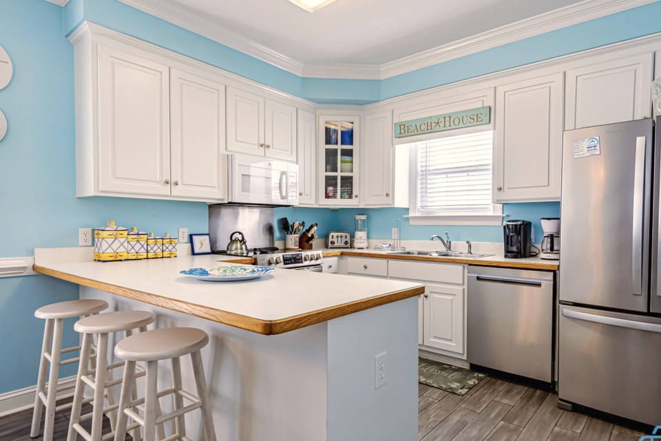 The kitchen is fully stocked with all the tools you need to make a great meal