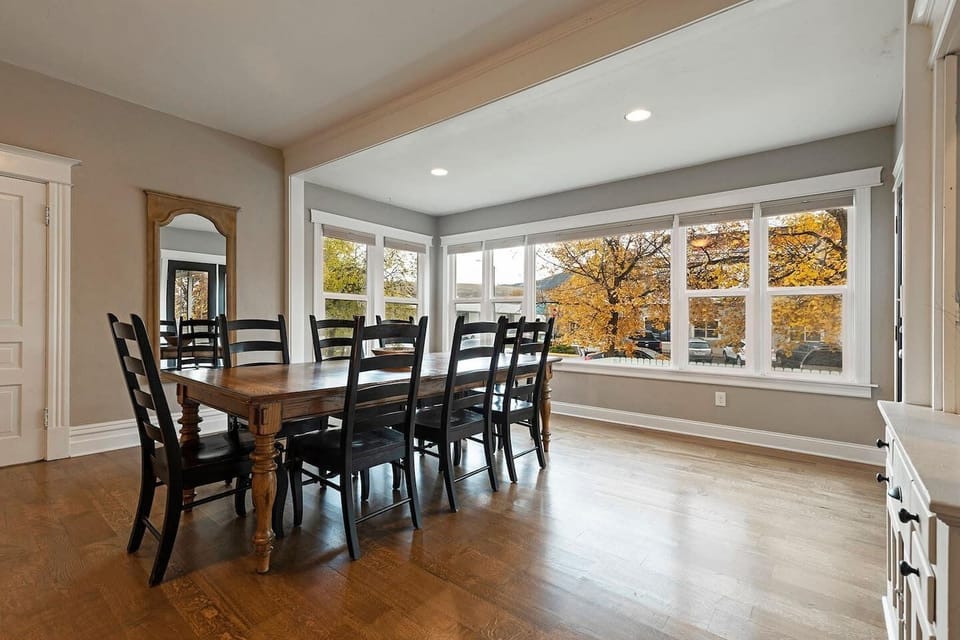 Dining Room ( Main Floor) 