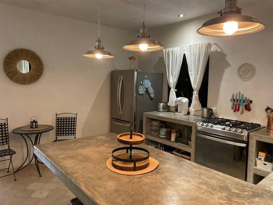 Suite 3 Studio Apartment Bar