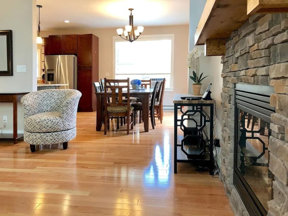 Open floor plan with plenty of room.