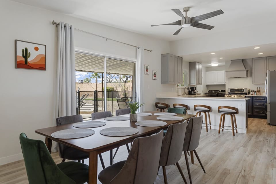 Open kitchen to conversate with friends and family while cooking.