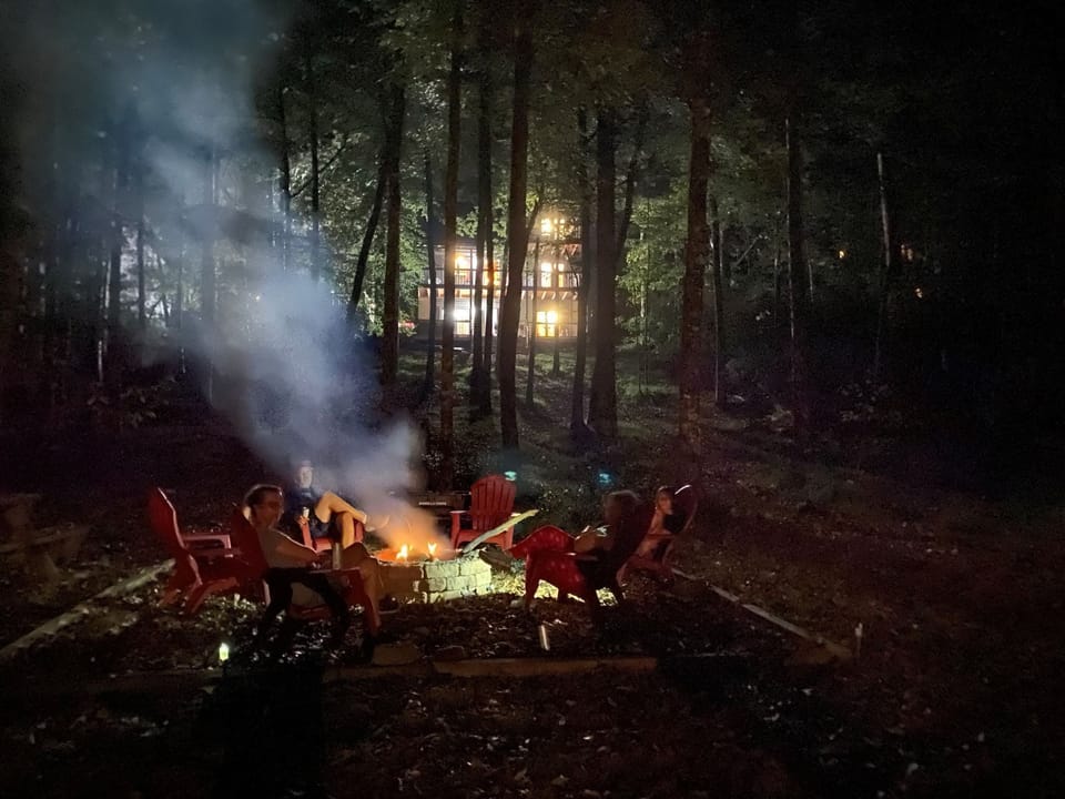 Gather around the firepit by the river for an unforgettable evening. Roast marshmallows, share stories, and enjoy the crackling fire under the stars.  Enough seating for 12.