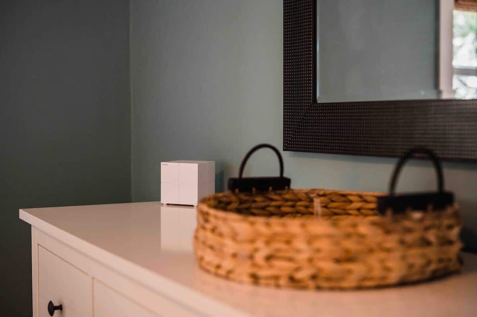 Lake house decor to make your stay a little extra cozy 