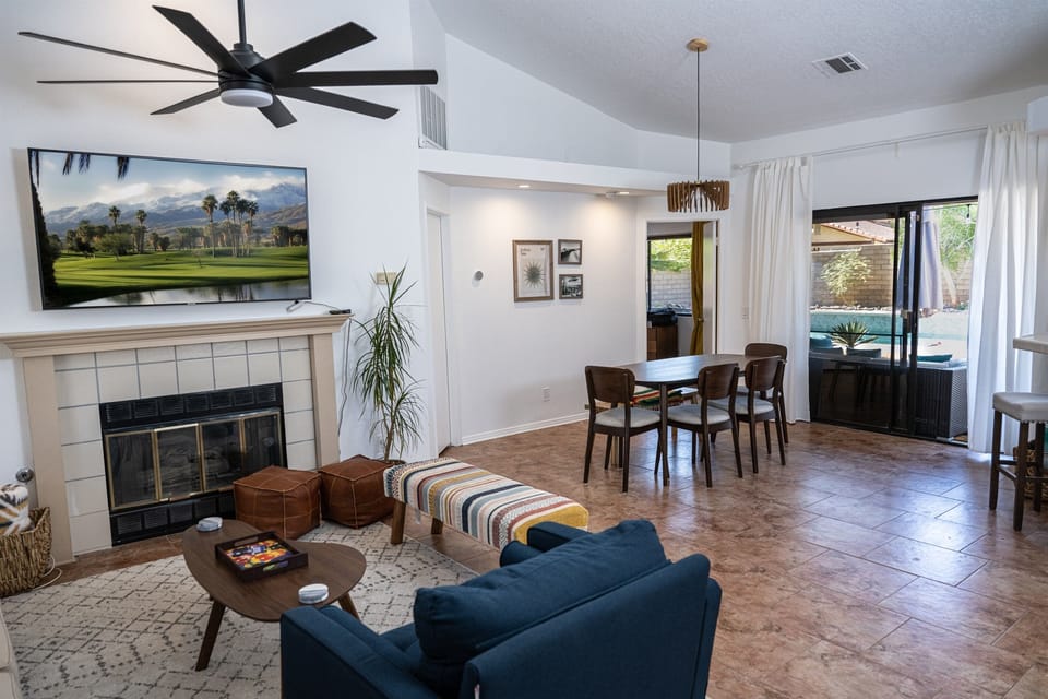 Living & Dining Area