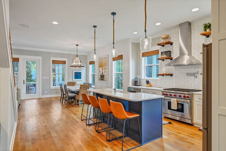 Open kitchen and dining area, perfect for gathering and entertaining.