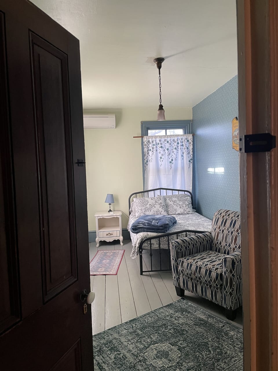 bedroom 4/full bed