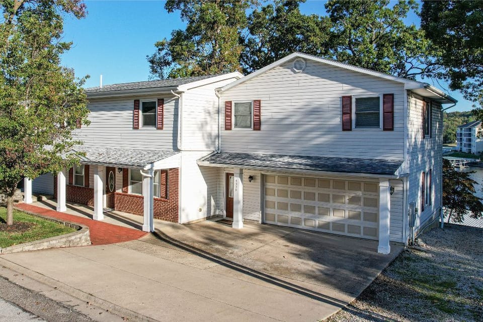 No Stairs + Garage 