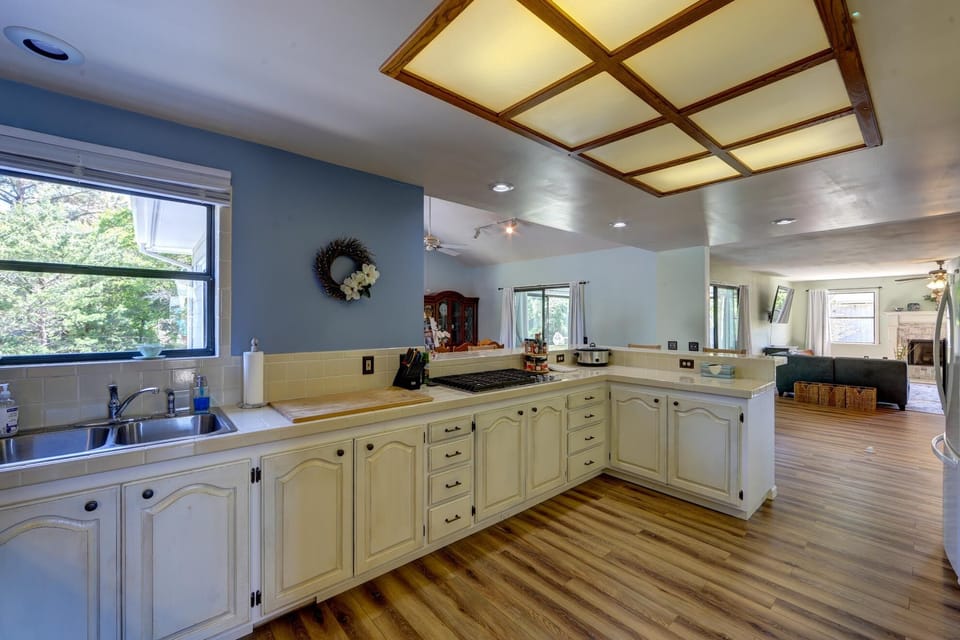 Kitchen, Main Sink, New 5-Burner Gas Stovetop