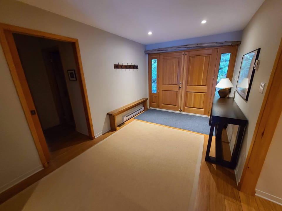 Entrance foyer.