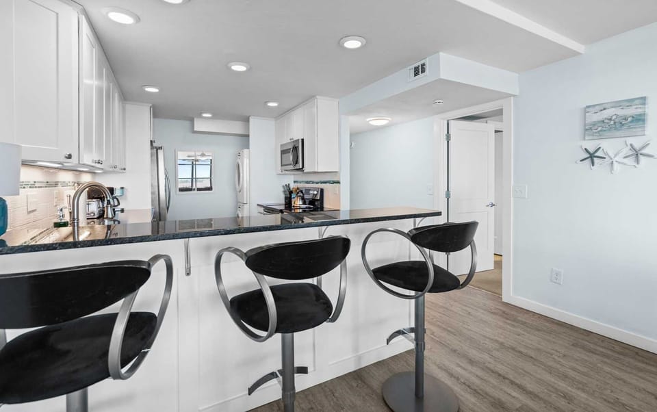 Dining Bar Area