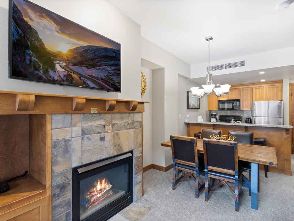 Tv/ Fireplace