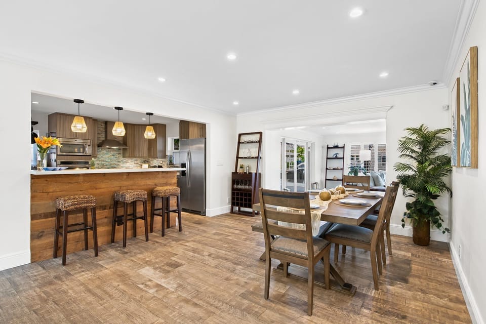 Open floor layout connecting the Kitchen, dining room and living room