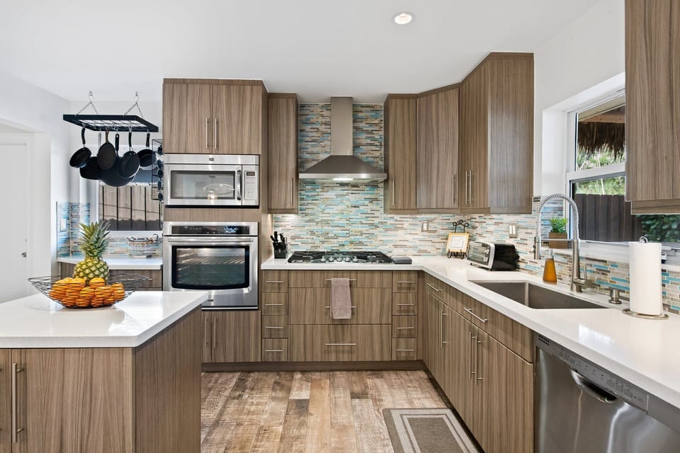 Updated, Fully-equipped chef's kitchen to prepare group meals