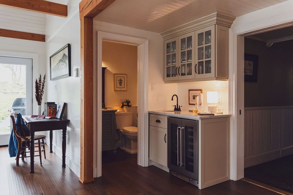 Wet Bar with Beverage Cooler