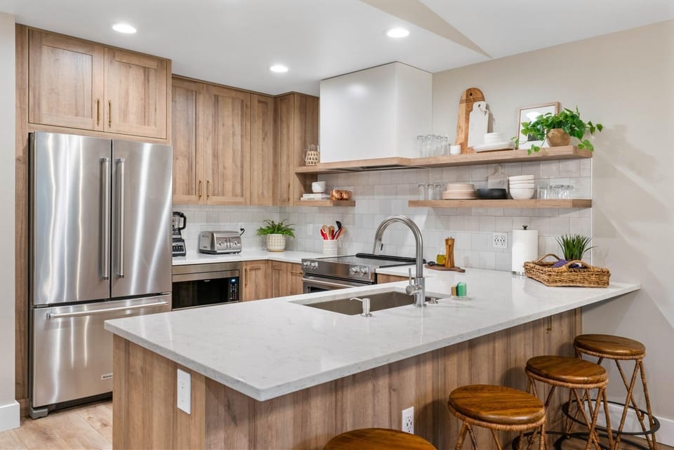 The gourmet in your group will love the full kitchen