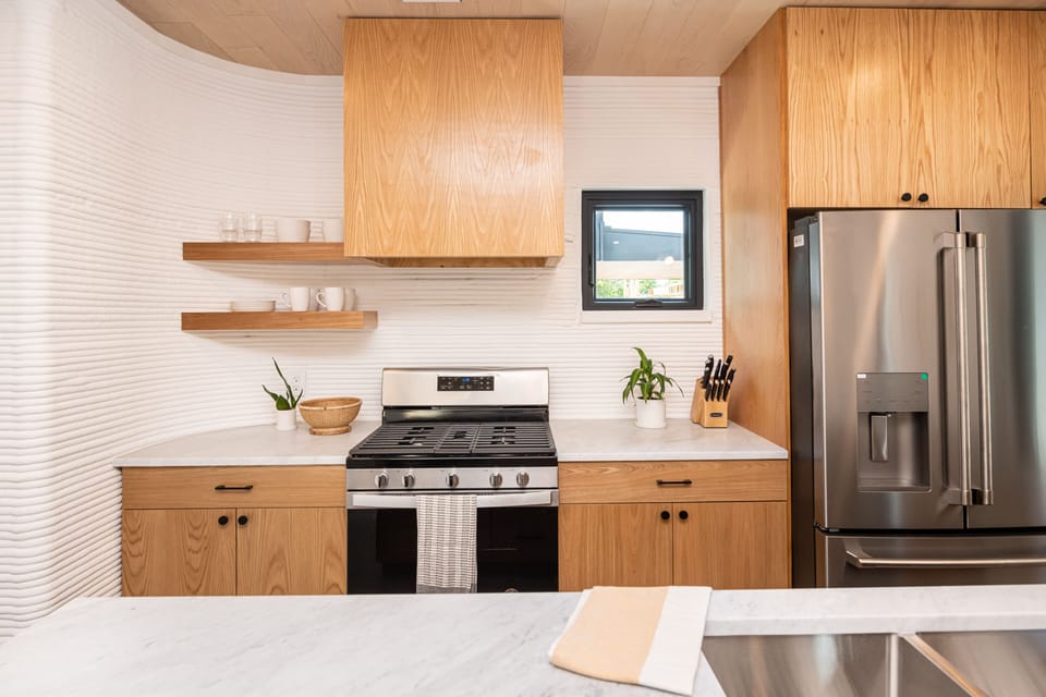 Fully-equipped kitchen. 